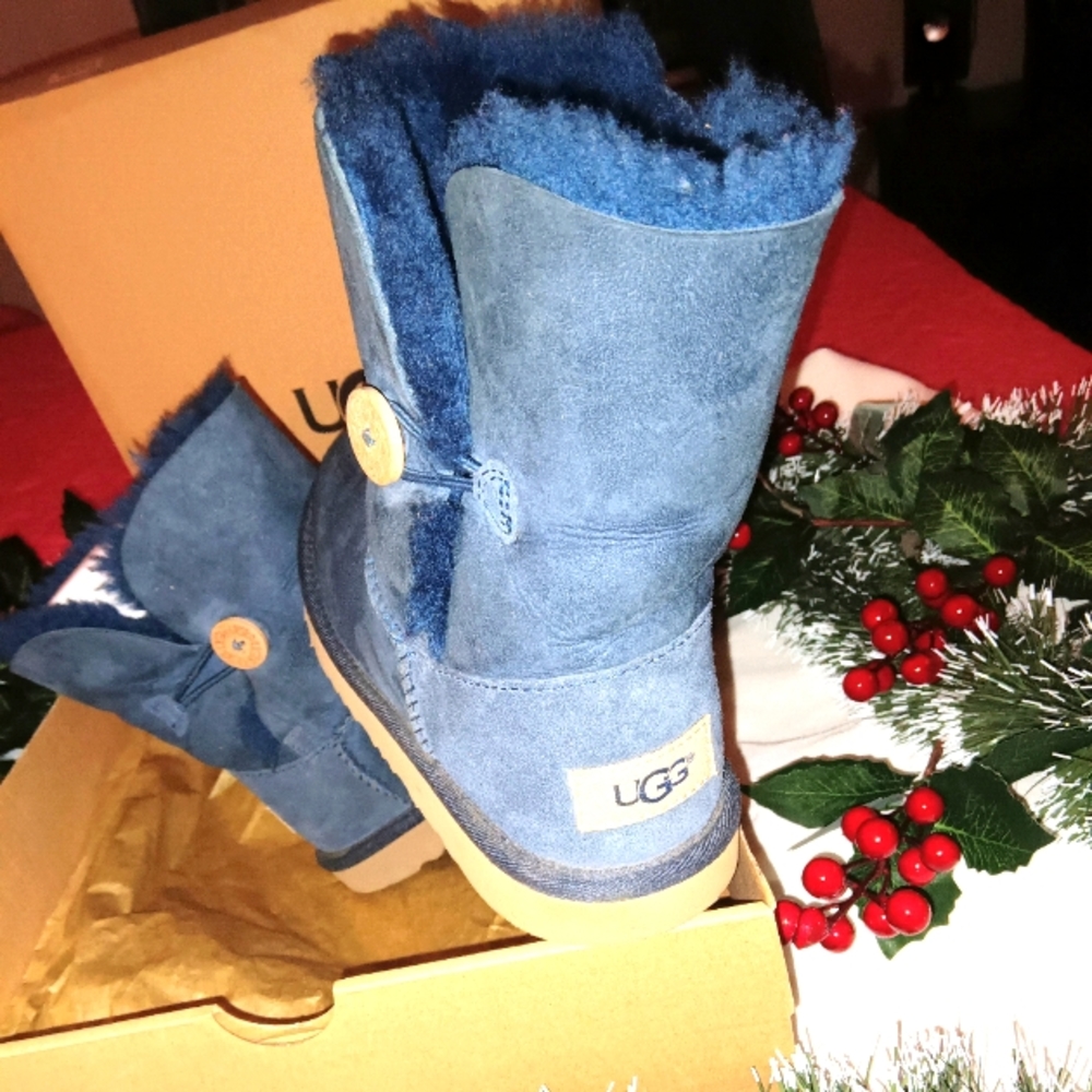 UGG BOOTS